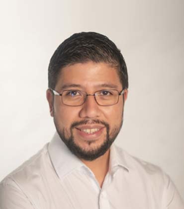 Byron Flores