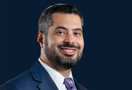 Bridging the Gap between Borrower and Lender